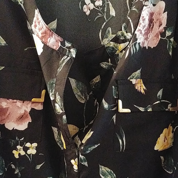 Plus Size Women's 2X Blouse - Picture 3 of 5